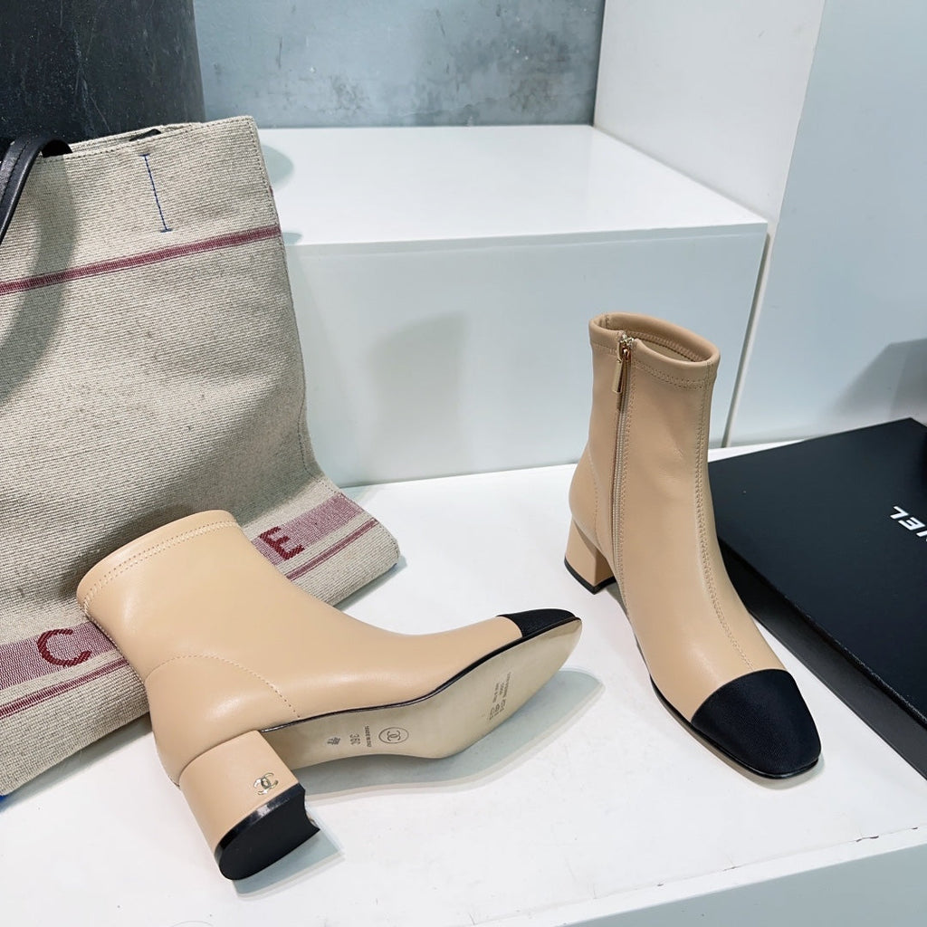 CHANEL ANKLE BOOTS 25S 45 MM IN BEIGE AND BLACK LAMBSKIN WITH ZIPPER
