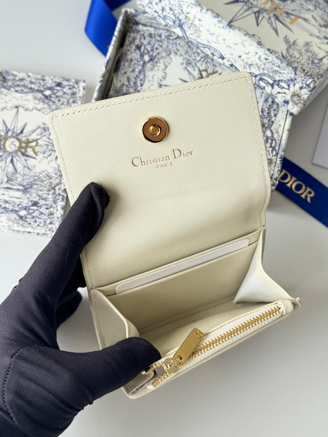 DIOR 25S CARO CARD HOLDER 11 IN LIGHT BLUE CALFSKIN AND CANVAS GOLD HARDWARE