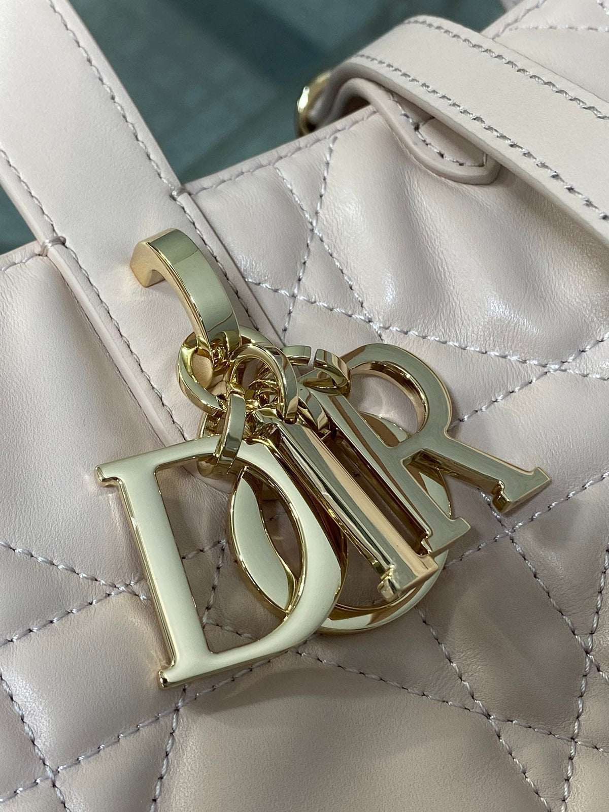 DIOR 25S ALWAYS BAG 22 IN LIGHT PINK MACROCANNAGE CALFSKIN GOLD HARDWARE