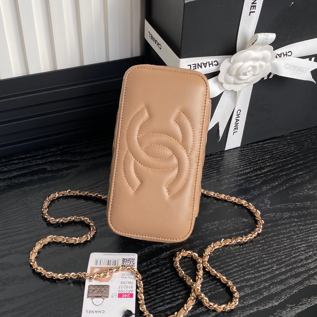 CHANEL 25S VANITY CASE 17 IN TAN BROWN PATENT CALFSKIN GOLD HARDWARE