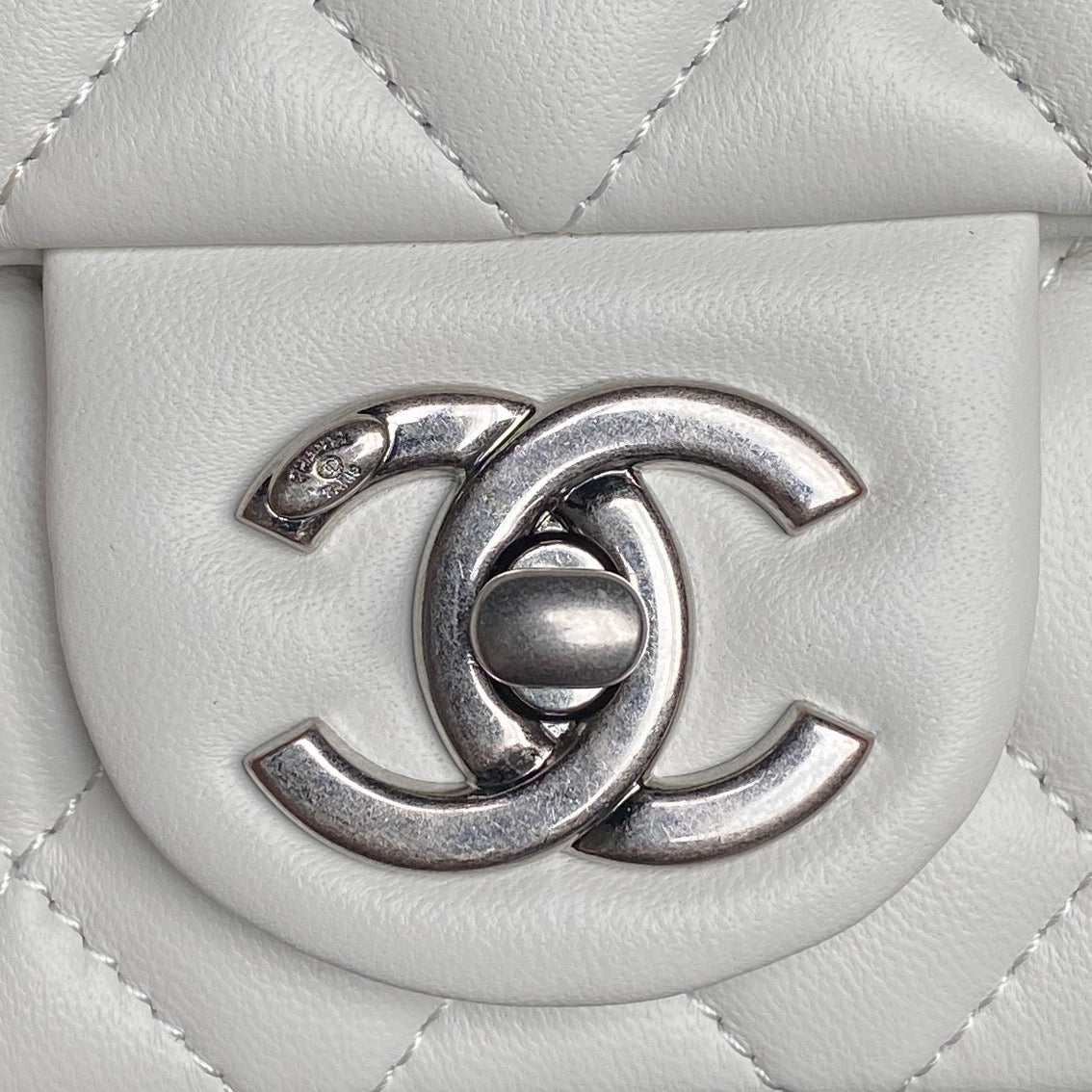 CHANEL 25S MINI FLAP BAG 18 IN WHITE CALFSKIN