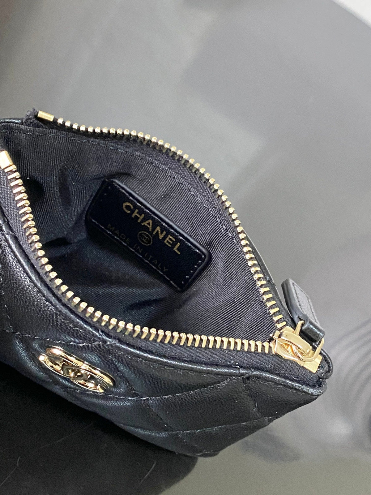 CHANEL 25S CLUTCH WITH CHAIN 20 CM IN BLACK LAMBSKIN WITH GOLD HARDWARE