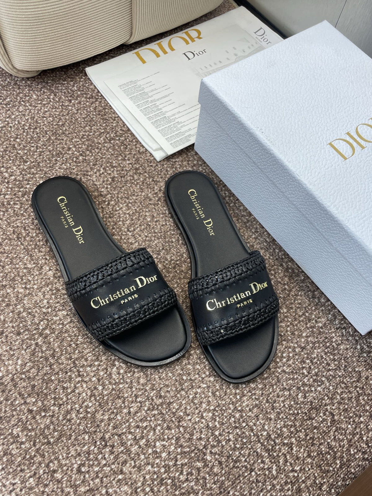 DIOR 25S D-LANE SLIDE BLACK CALFSKIN AND BLACK BRAIDED RAFFIA