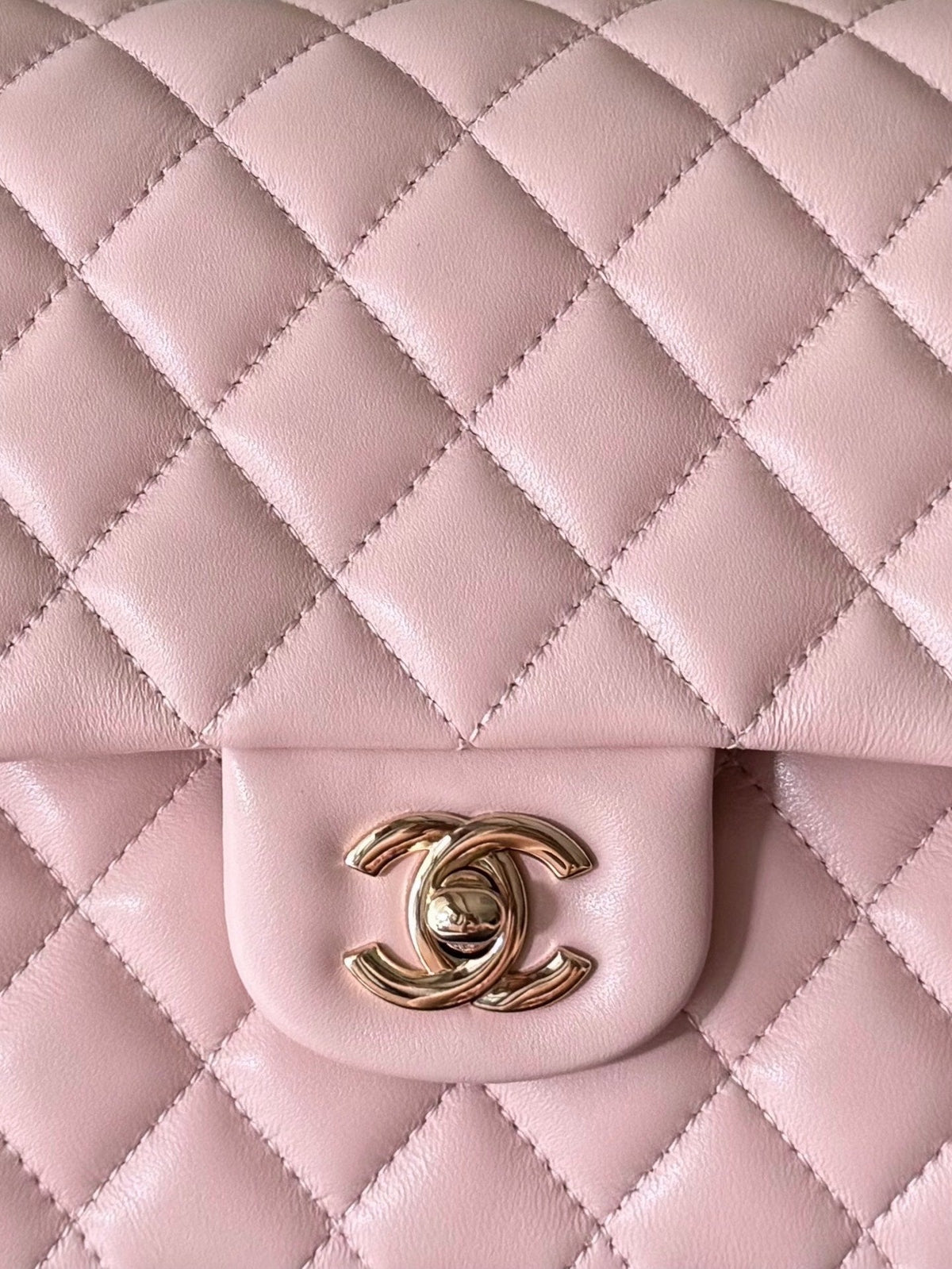 CHANEL 25S CLASSIC FLAP BAG 25 CM IN LIGHT PINK LAMBSKIN WITH GOLD HARDWARE